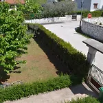 Din-pula Apartmán