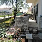 Din-pula Apartmán