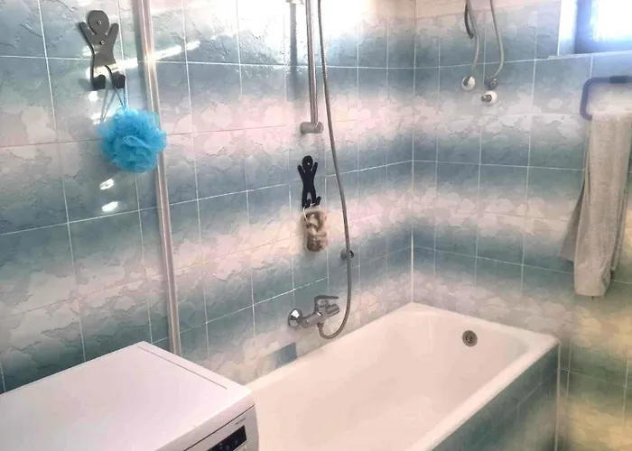 Din-pula Lejlighed *