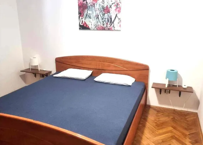 Din-pula Lejlighed Pula