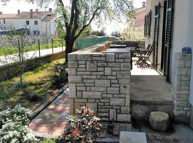 Din-pula Apartment